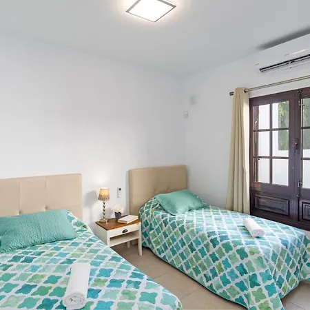 Stephanie By Plus Vila *