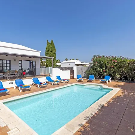 Vila Stephanie By Plus *